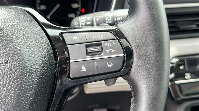 used 2025 Honda Pilot car, priced at $48,997