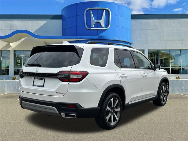used 2025 Honda Pilot car, priced at $48,997