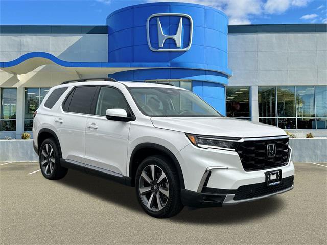 used 2025 Honda Pilot car, priced at $48,997