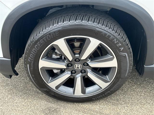 used 2025 Honda Pilot car, priced at $48,997