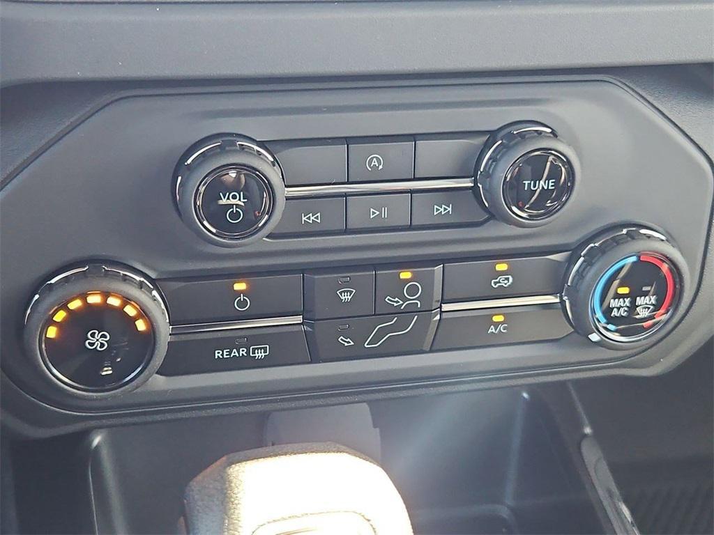 new 2025 Ford Bronco car, priced at $46,674