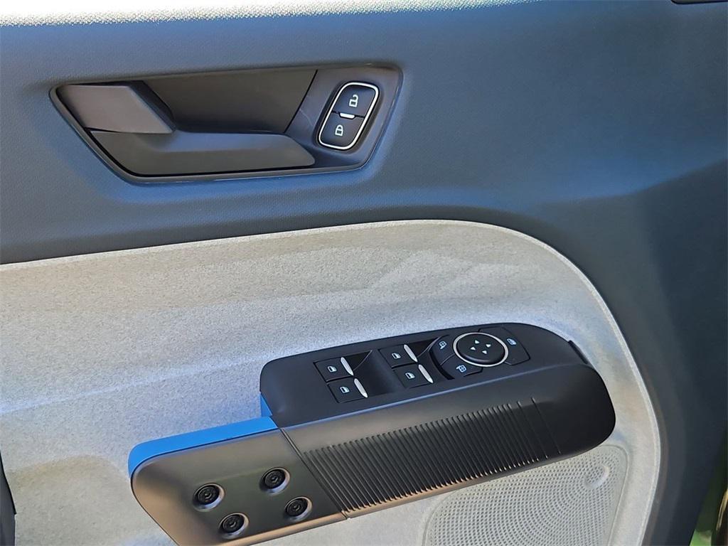 new 2025 Ford Maverick car, priced at $35,695