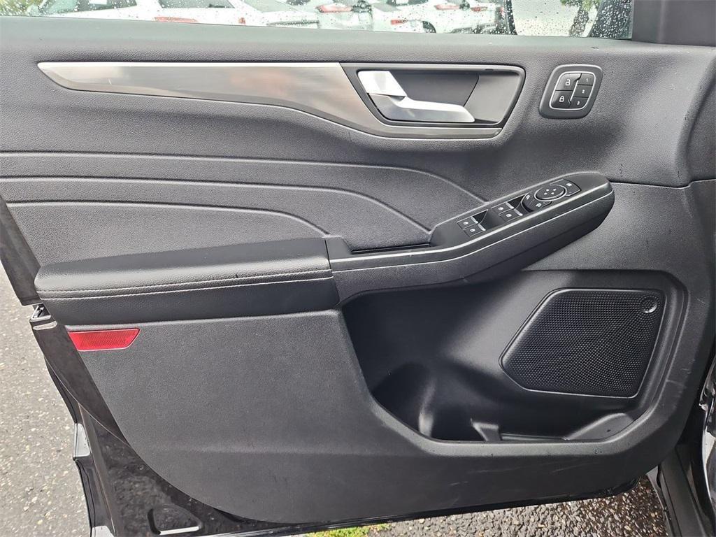 used 2022 Ford Escape car, priced at $24,915