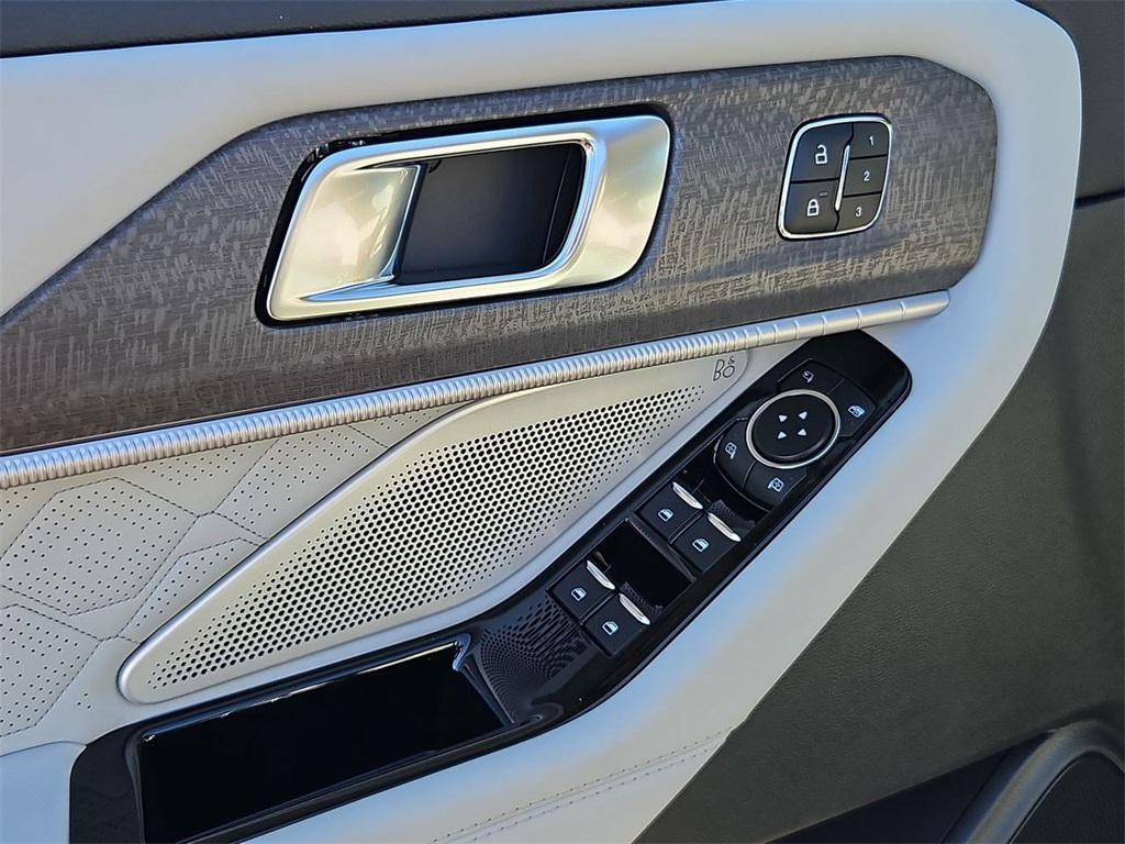 new 2025 Ford Explorer car, priced at $59,845
