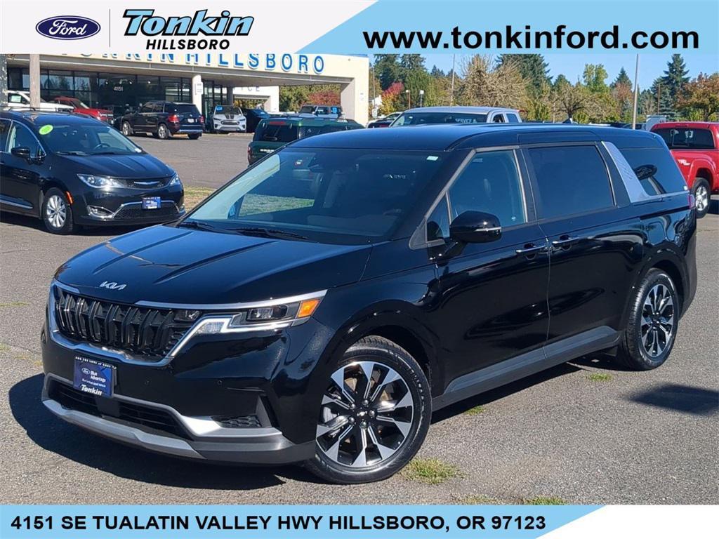 used 2024 Kia Carnival car, priced at $33,888