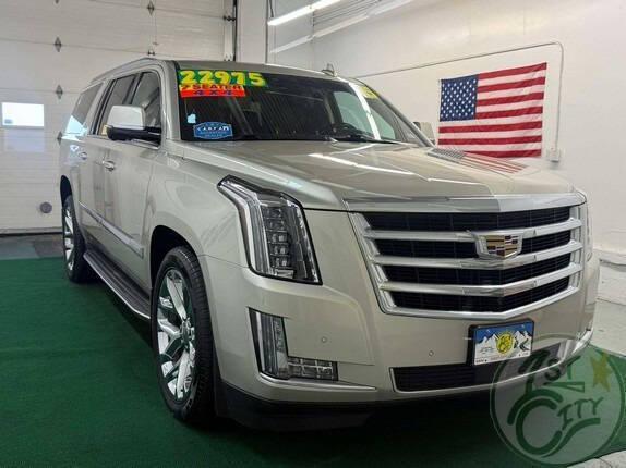 used 2015 Cadillac Escalade ESV car, priced at $22,975