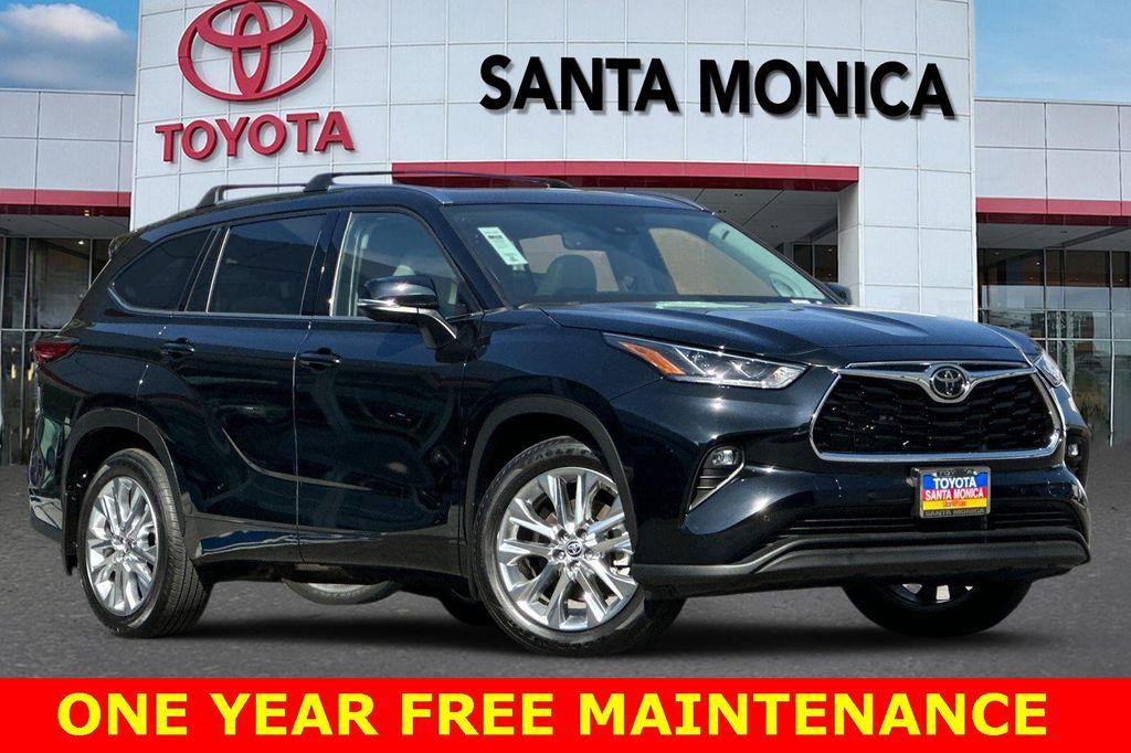 used 2023 Toyota Highlander car, priced at $41,200