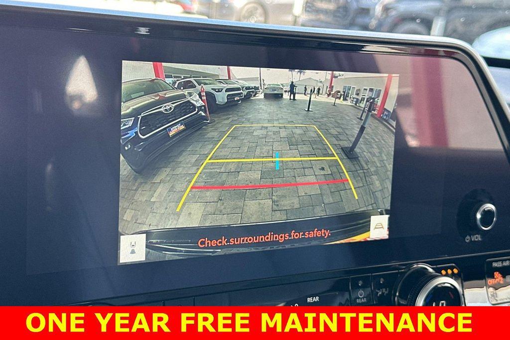 used 2023 Toyota Highlander car, priced at $41,200