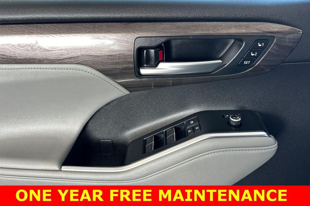 used 2023 Toyota Highlander car, priced at $41,200
