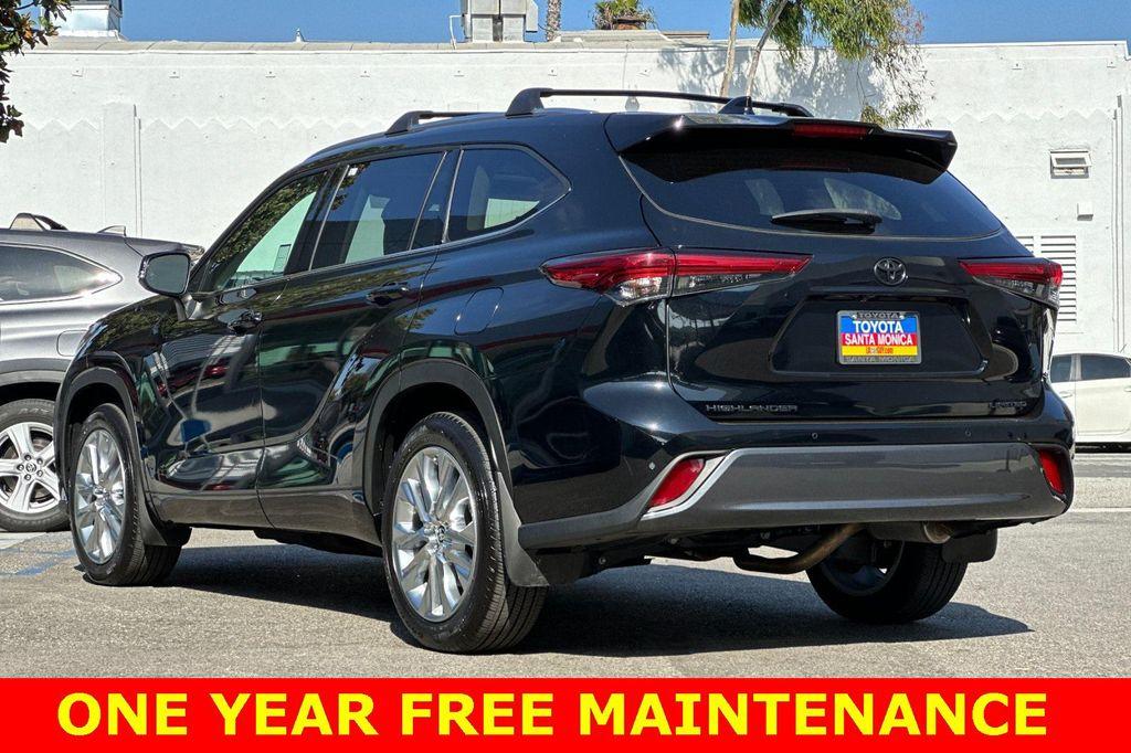 used 2023 Toyota Highlander car, priced at $41,200