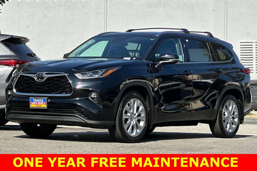 used 2023 Toyota Highlander car, priced at $41,200