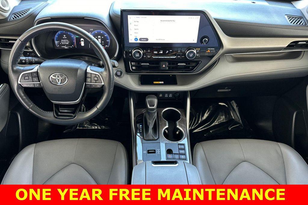 used 2023 Toyota Highlander car, priced at $41,200
