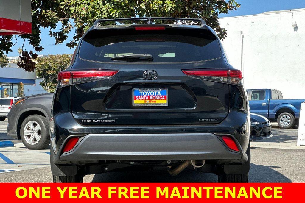 used 2023 Toyota Highlander car, priced at $41,200