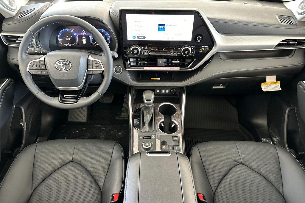 new 2025 Toyota Highlander car, priced at $55,018
