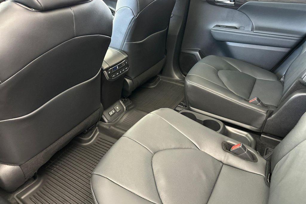 new 2025 Toyota Highlander car, priced at $55,018