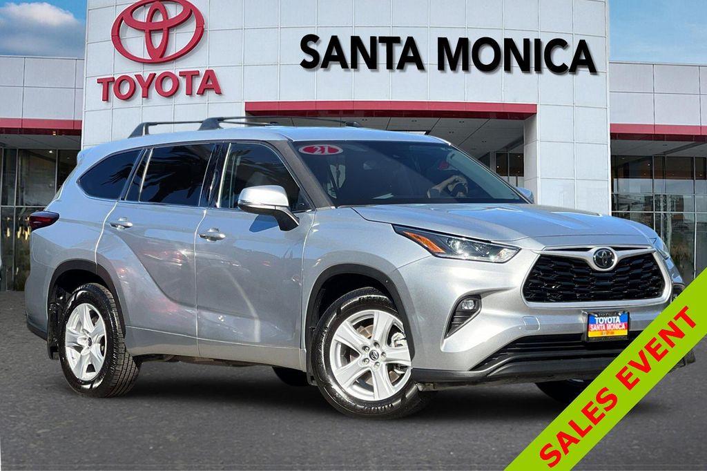 used 2021 Toyota Highlander car, priced at $25,900