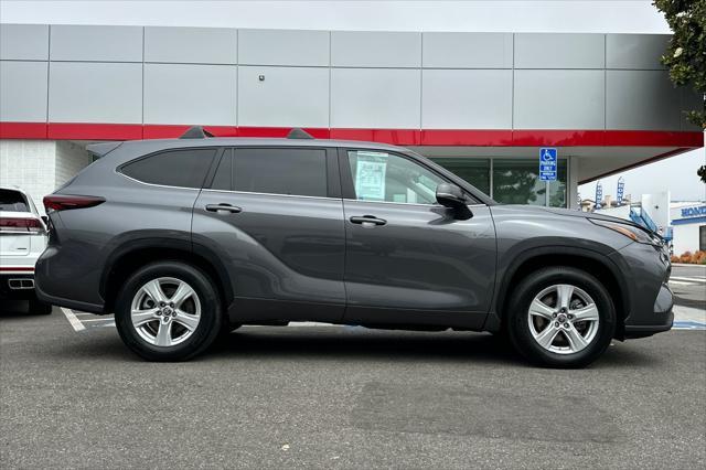 used 2024 Toyota Highlander car, priced at $39,500