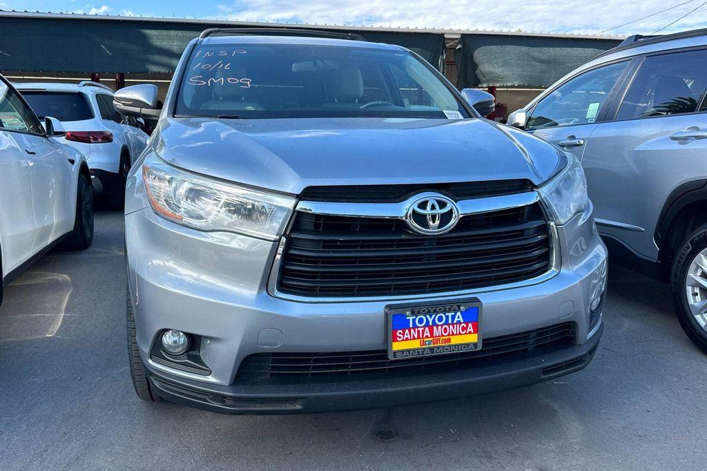 used 2015 Toyota Highlander car, priced at $17,900