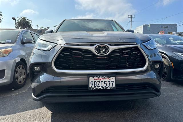 used 2022 Toyota Highlander car, priced at $33,000