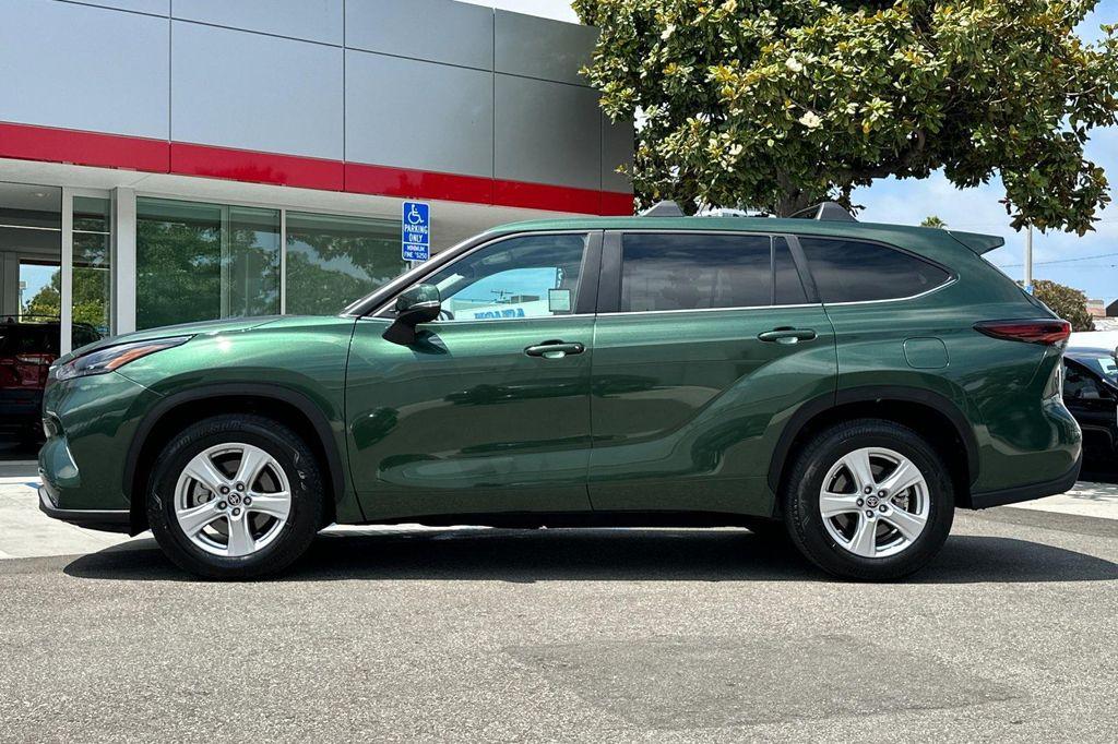 used 2024 Toyota Highlander car, priced at $35,000
