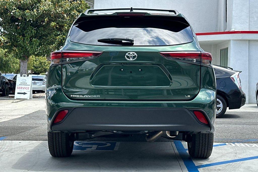 used 2024 Toyota Highlander car, priced at $35,000