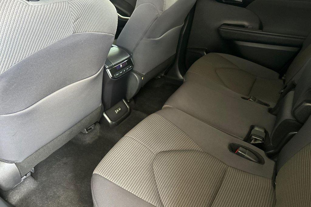 used 2024 Toyota Highlander car, priced at $35,000
