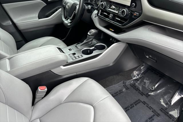 used 2023 Toyota Highlander car, priced at $34,455