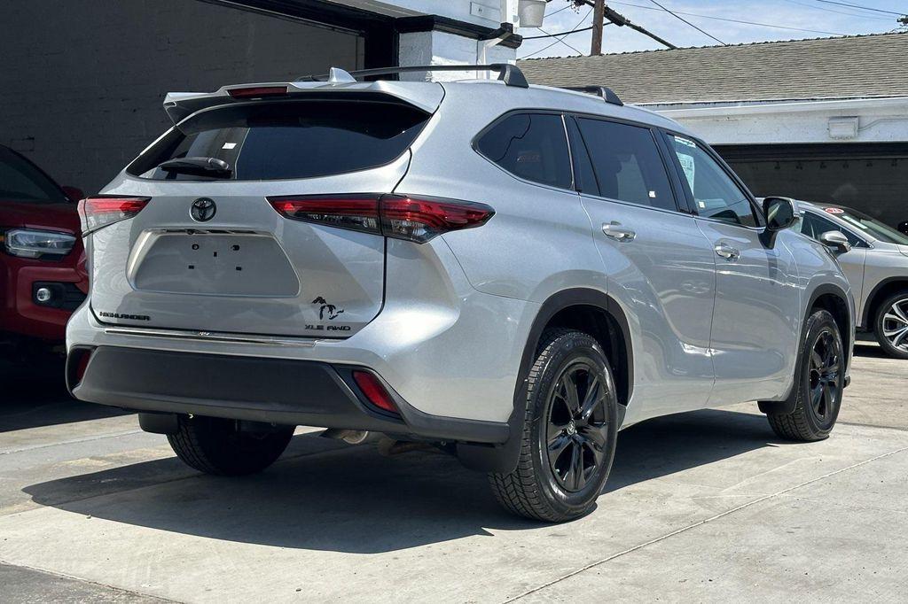 used 2022 Toyota Highlander car, priced at $31,900