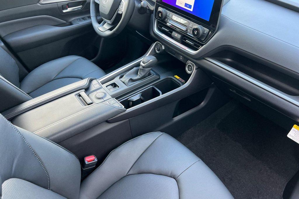 new 2025 Toyota Grand Highlander Hybrid car, priced at $52,107