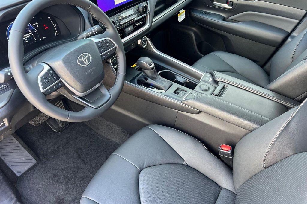 new 2025 Toyota Grand Highlander Hybrid car, priced at $52,107