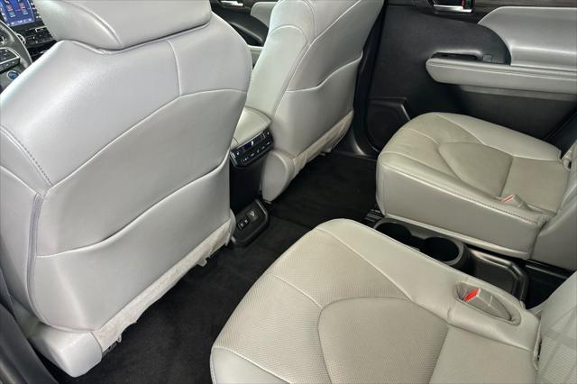 used 2021 Toyota Highlander Hybrid car, priced at $39,025