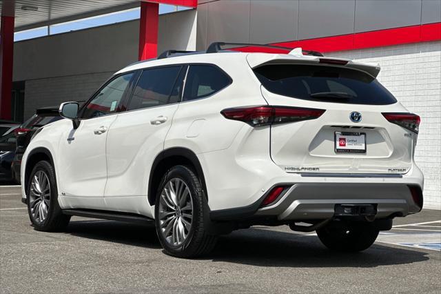 used 2021 Toyota Highlander Hybrid car, priced at $39,025