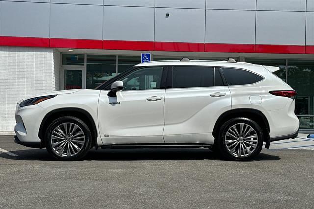 used 2021 Toyota Highlander Hybrid car, priced at $39,025