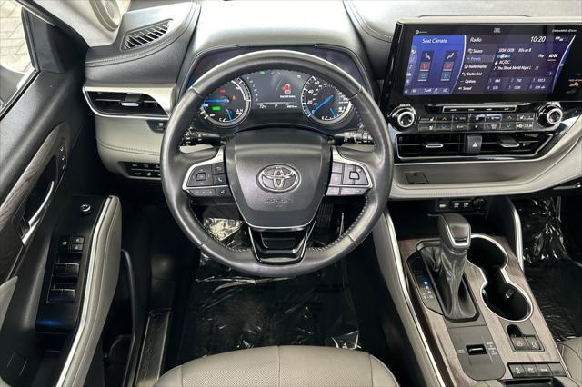 used 2021 Toyota Highlander Hybrid car, priced at $39,025