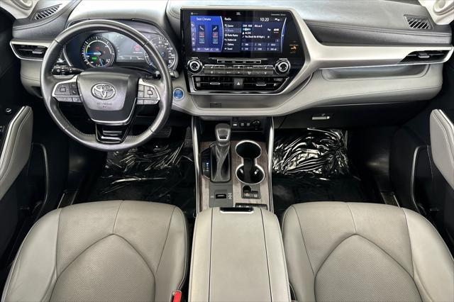 used 2021 Toyota Highlander Hybrid car, priced at $39,025