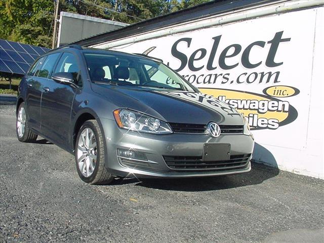 used 2015 Volkswagen Golf SportWagen car, priced at $13,945
