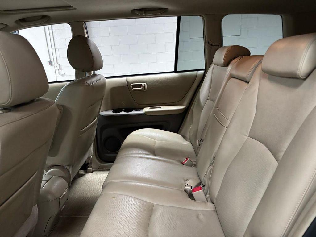 used 2007 Toyota Highlander car, priced at $13,995