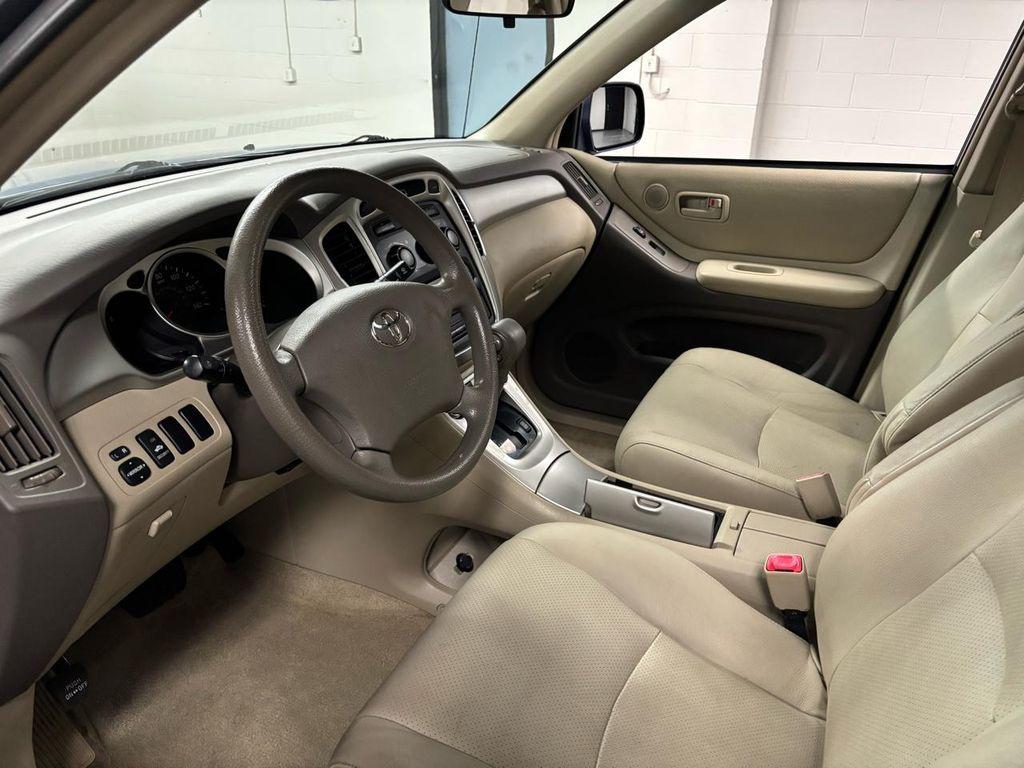 used 2007 Toyota Highlander car, priced at $13,995