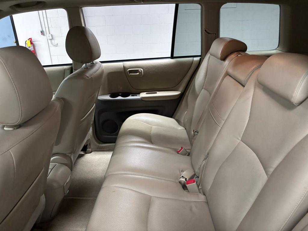 used 2007 Toyota Highlander car, priced at $13,995
