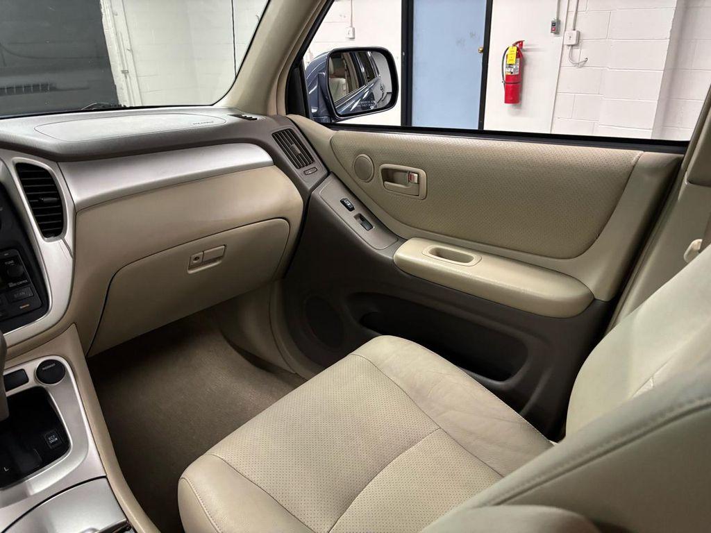 used 2007 Toyota Highlander car, priced at $13,995