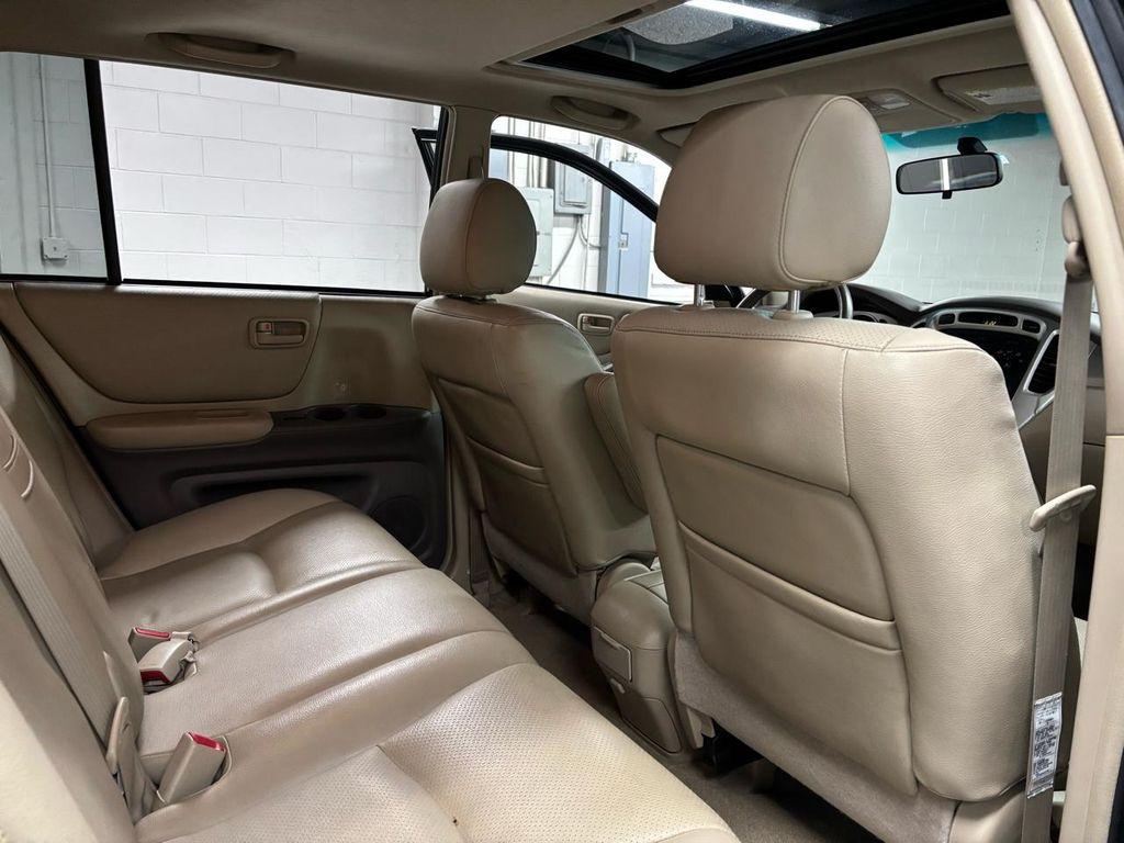 used 2007 Toyota Highlander car, priced at $13,995