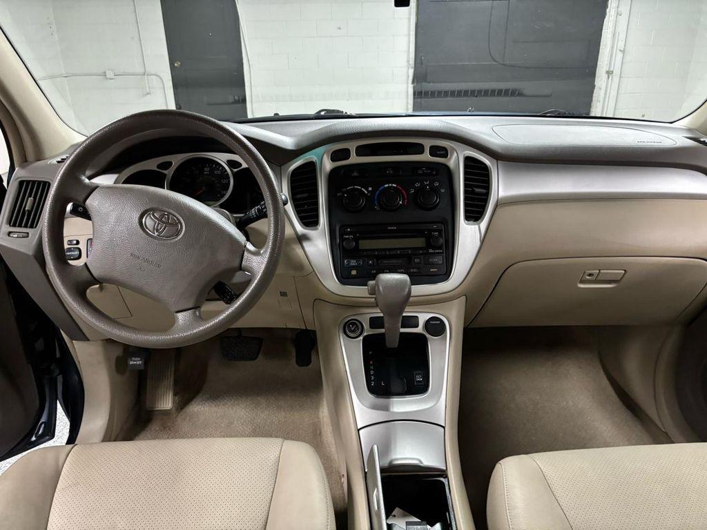 used 2007 Toyota Highlander car, priced at $13,995