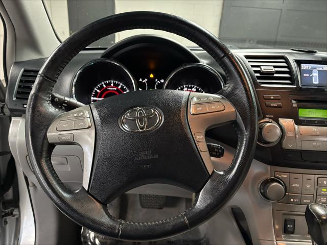 used 2008 Toyota Highlander car, priced at $15,995