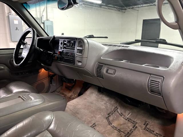 used 1995 Chevrolet Suburban car, priced at $11,295
