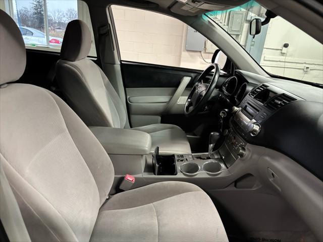 used 2009 Toyota Highlander car, priced at $13,495