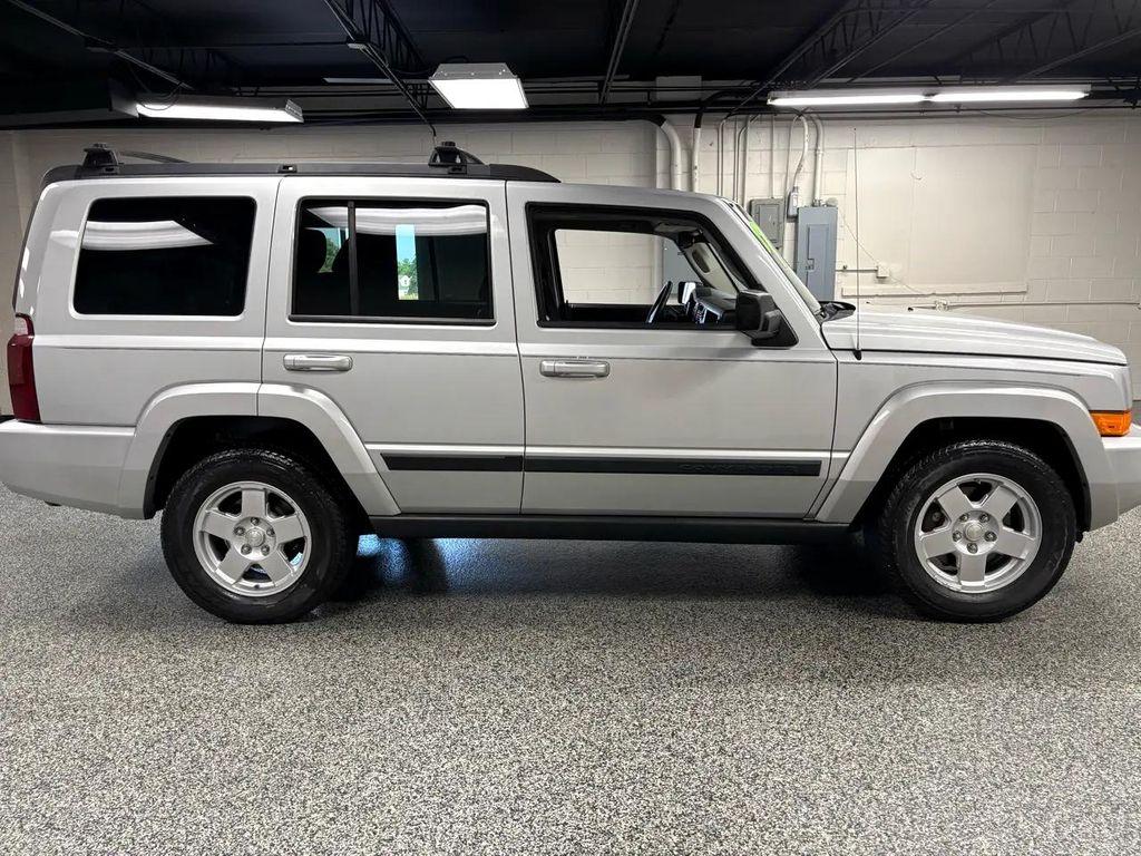 used 2007 Jeep Commander car, priced at $8,995