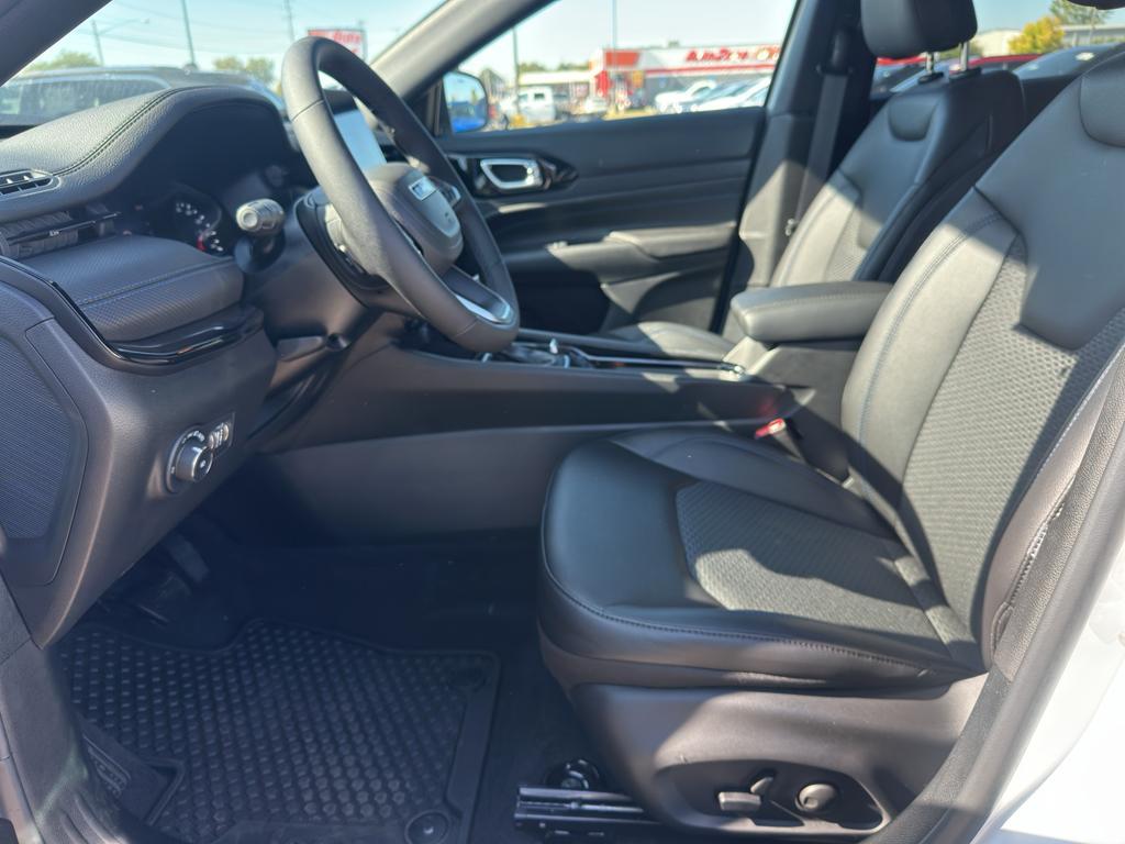 new 2025 Jeep Compass car, priced at $35,492