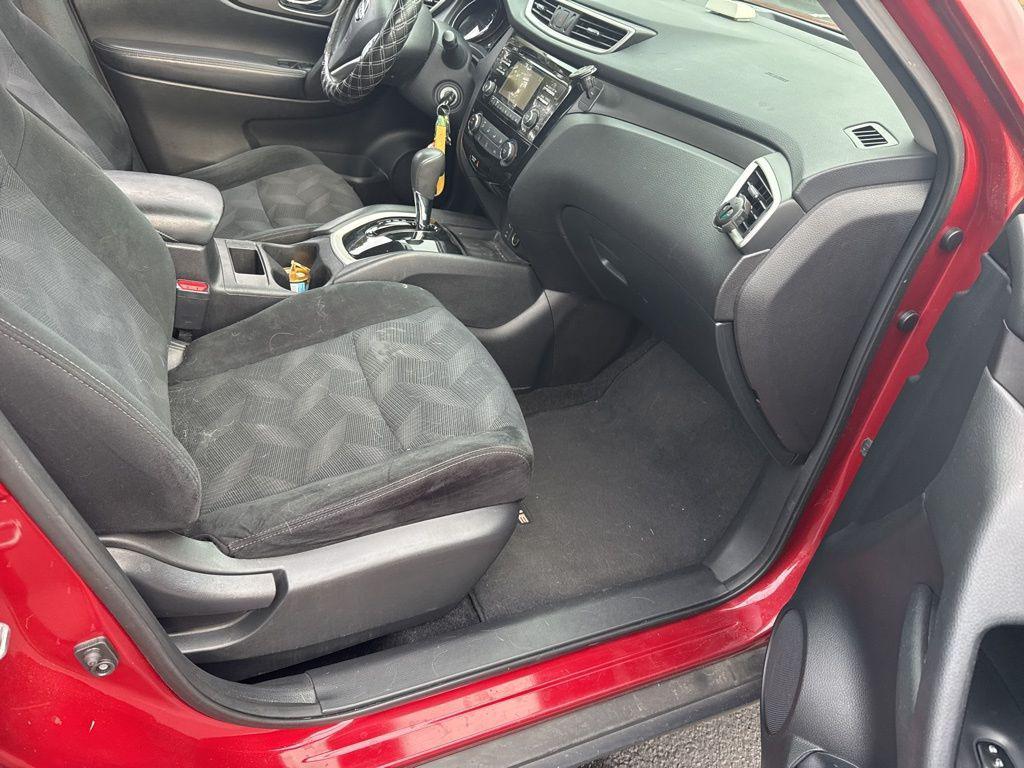 used 2016 Nissan Rogue car