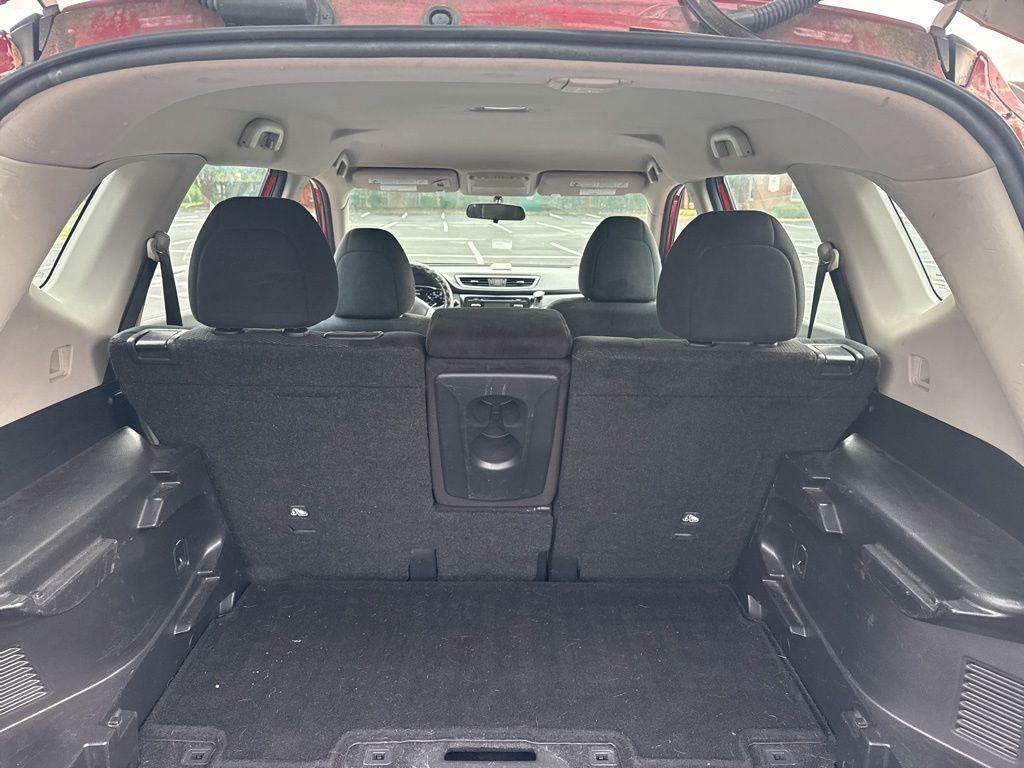 used 2016 Nissan Rogue car