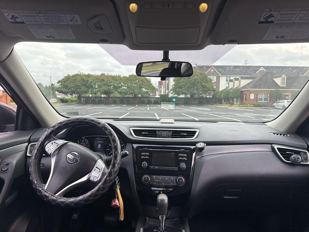 used 2016 Nissan Rogue car